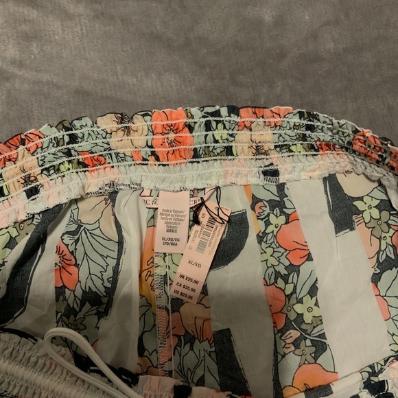 Victoria Secret Shorts - Picture 4 of 4